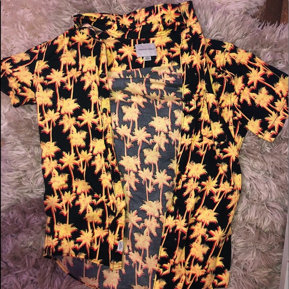 Hawaiian Pullover - Picture 1 of 2